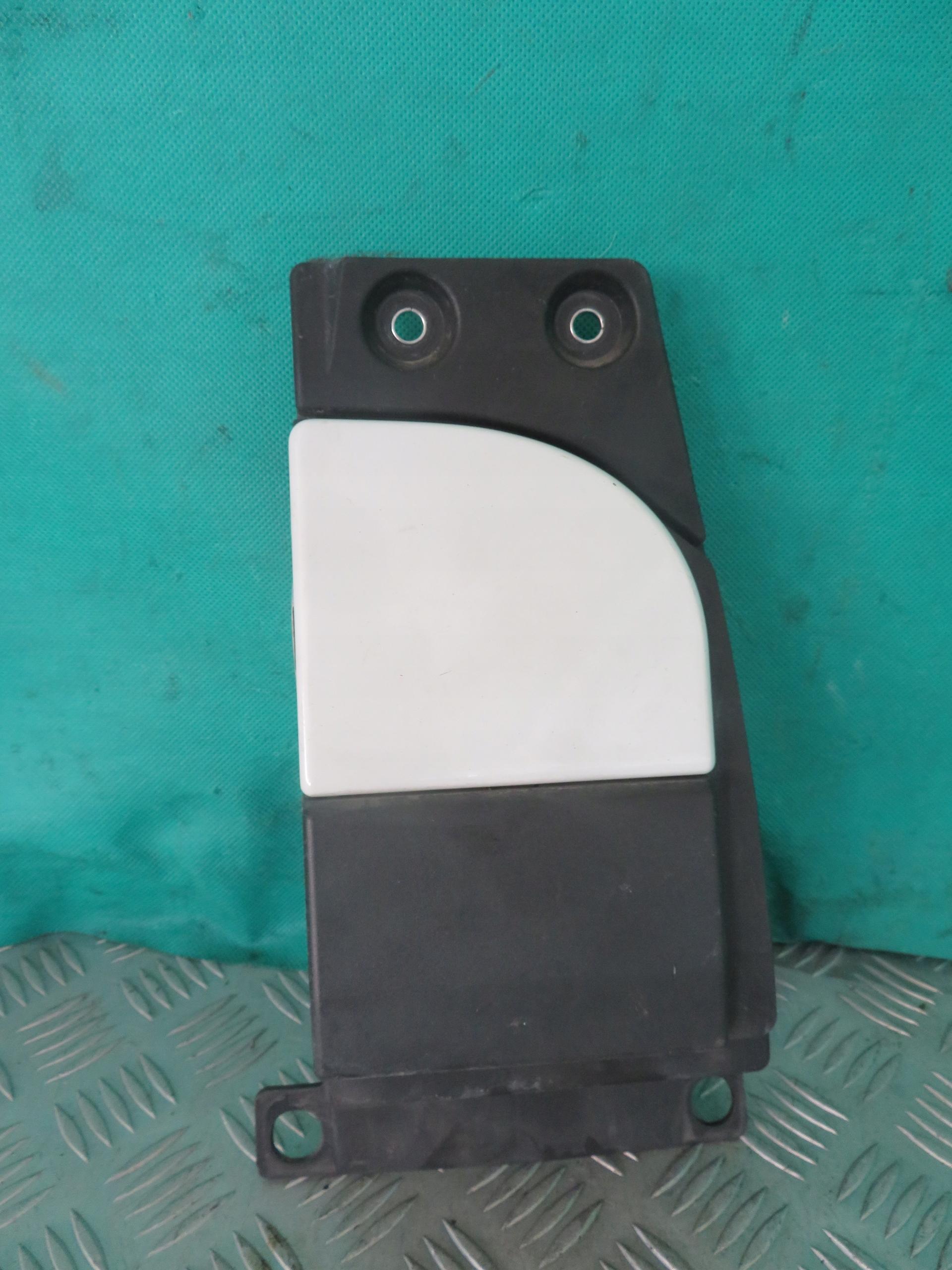 5801526438 - КРЫШКА ТОПЛИВНОГО БАКА IVECO DAILY