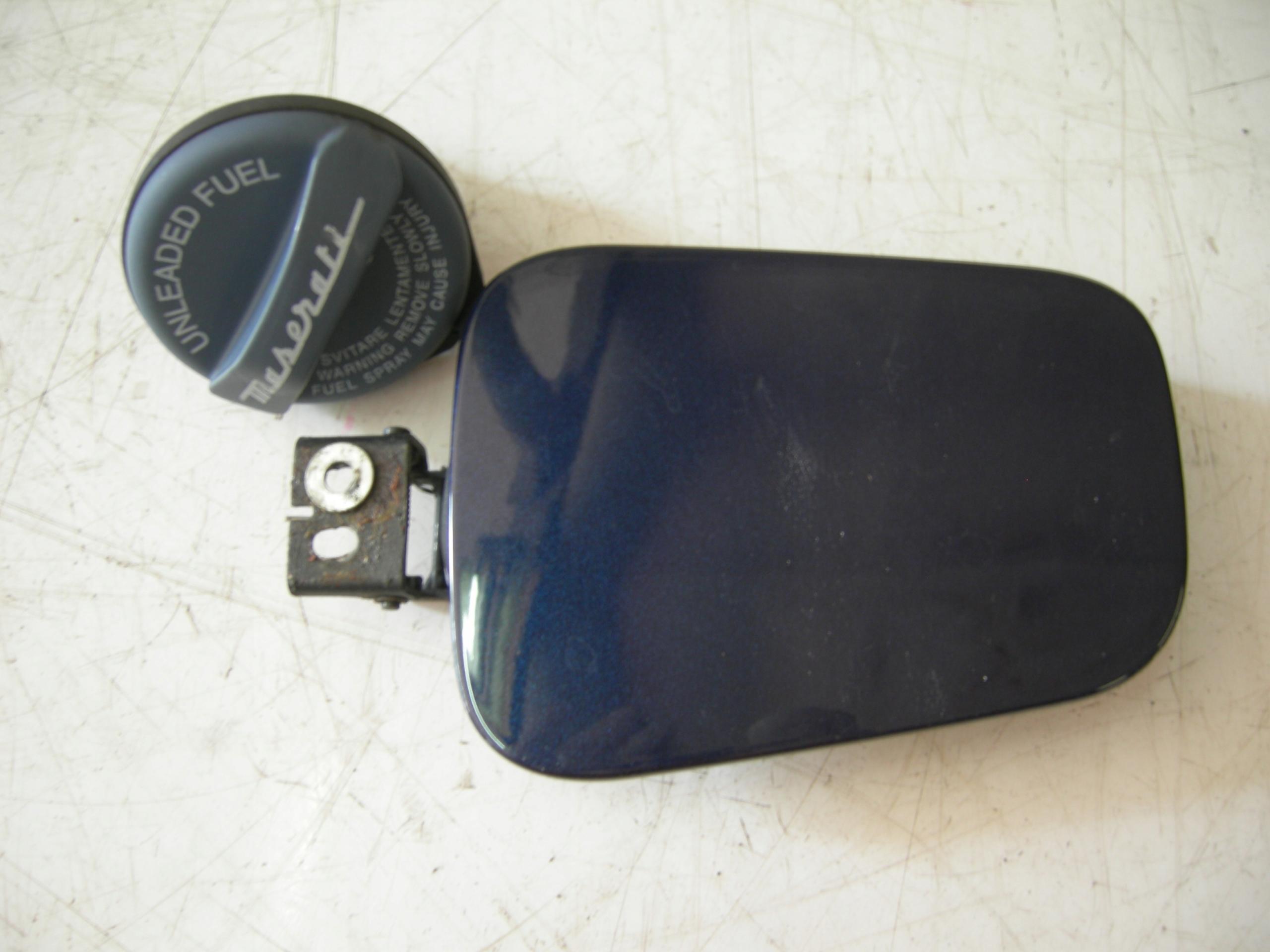 КРЫШКА ТОПЛИВНОГО БАКА MASERATI COUPE 4200 GT