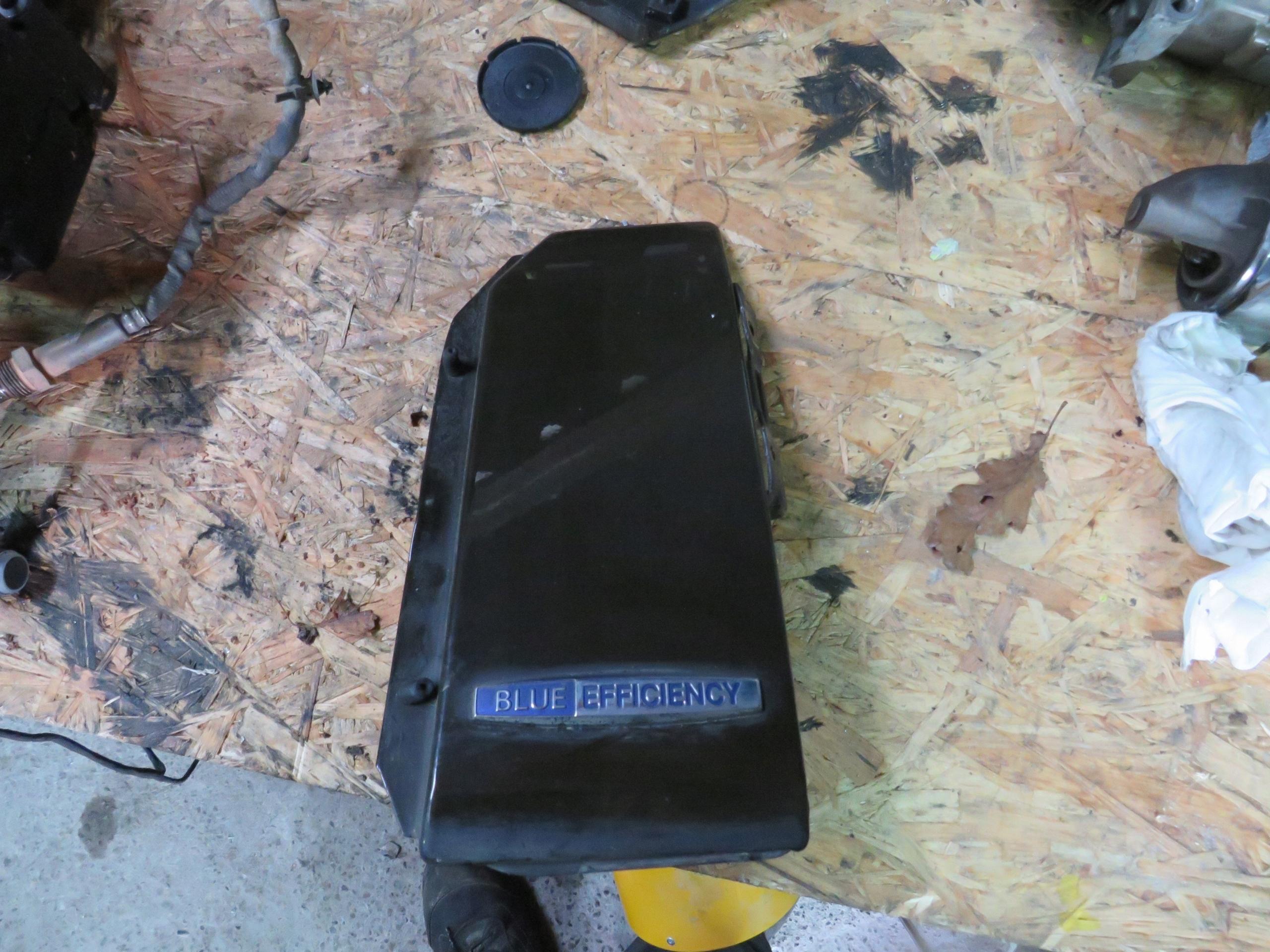 КРЫШКА ТОПЛИВНОГО БАКА MERCEDES SPRINTER 906