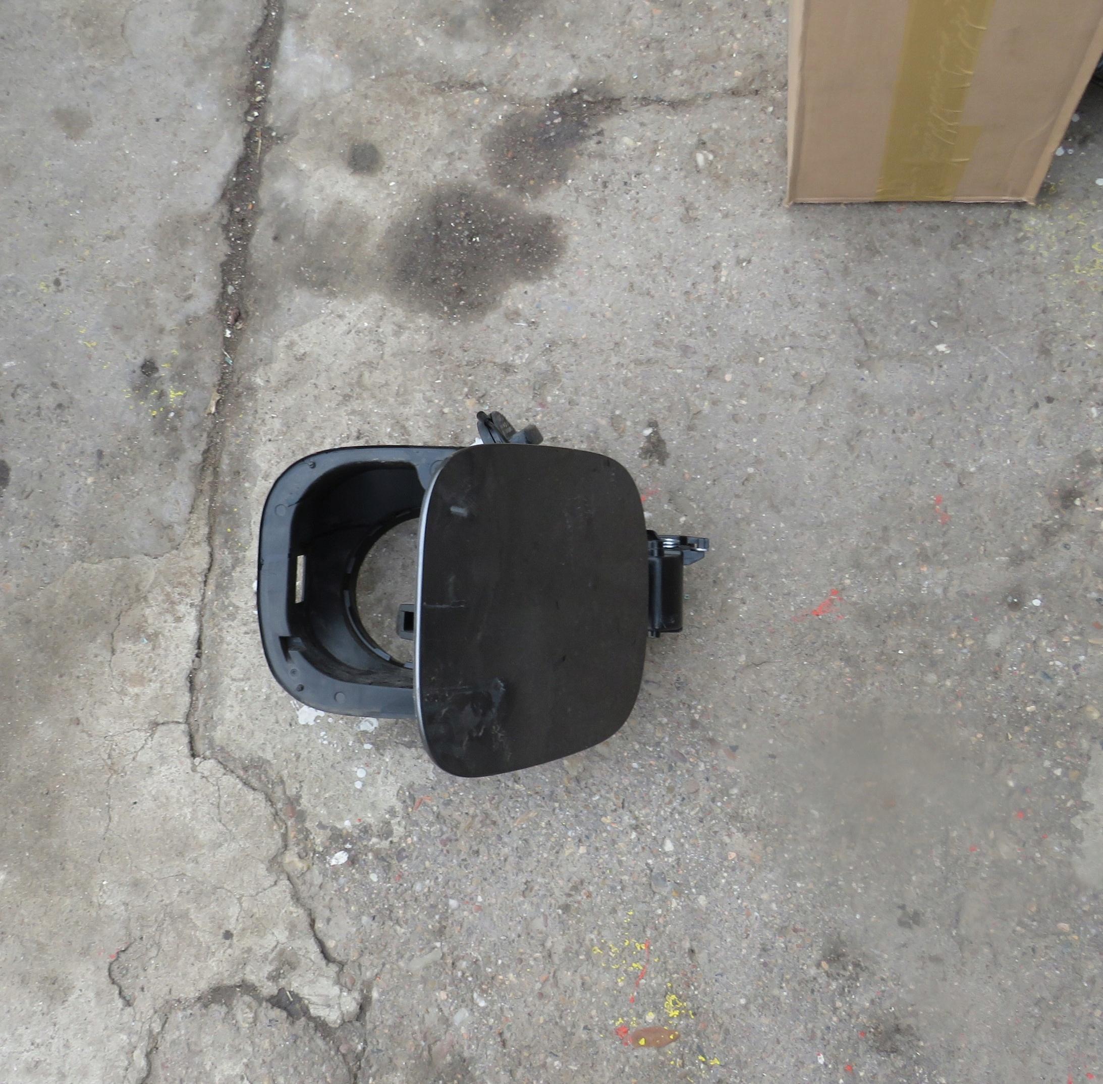 КРЫШКА ТОПЛИВНОГО БАКА RENAULT KOLEOS II 2