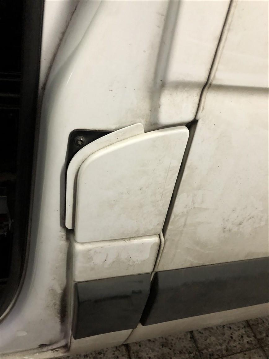 3 4 - КРИШКА ПАЛИВНОГО БАКА RENAULT MASTER III IV 10-23R