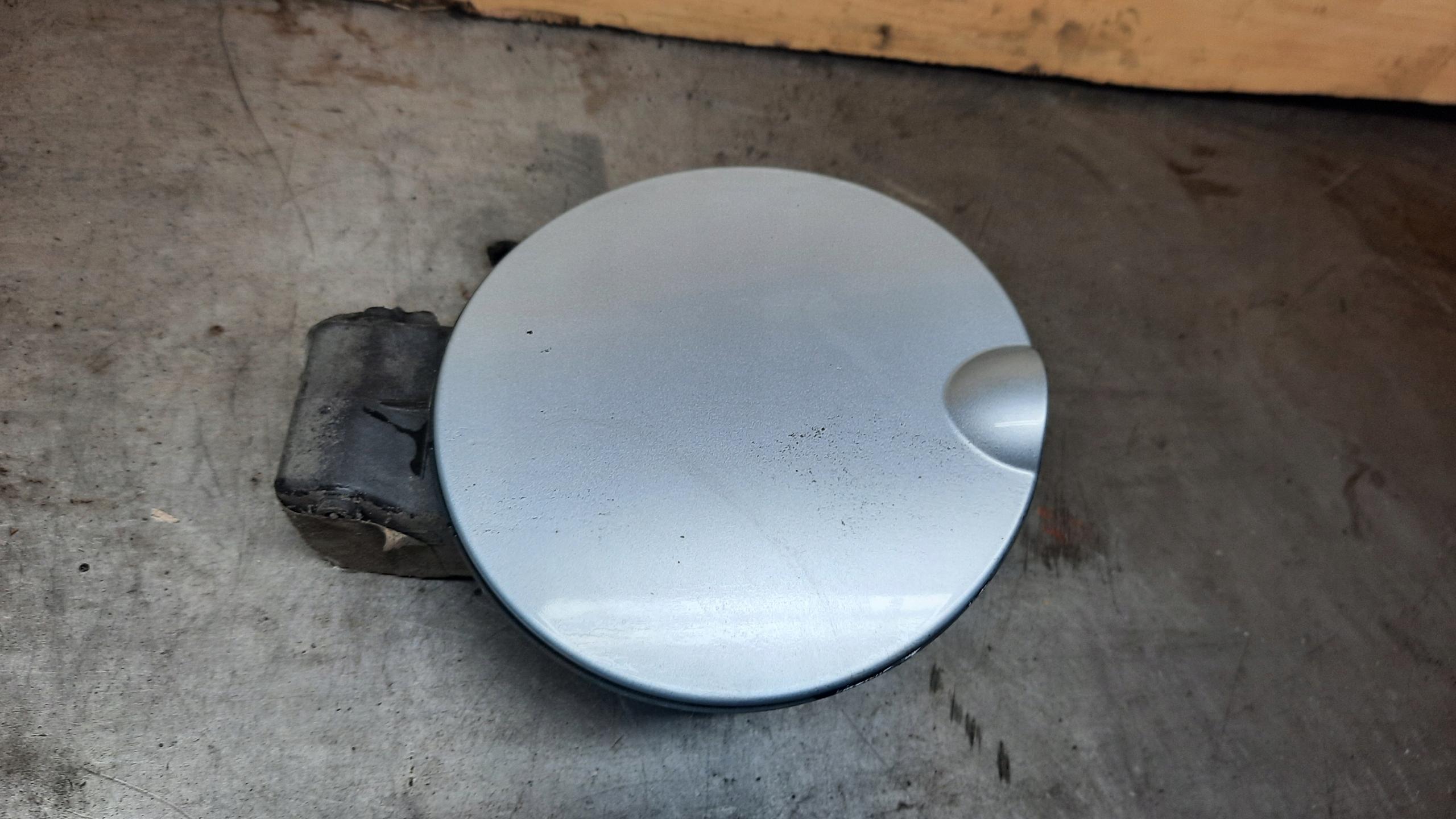 КРИШКА ПАЛИВНОГО БАКА SEAT LEON II 08R