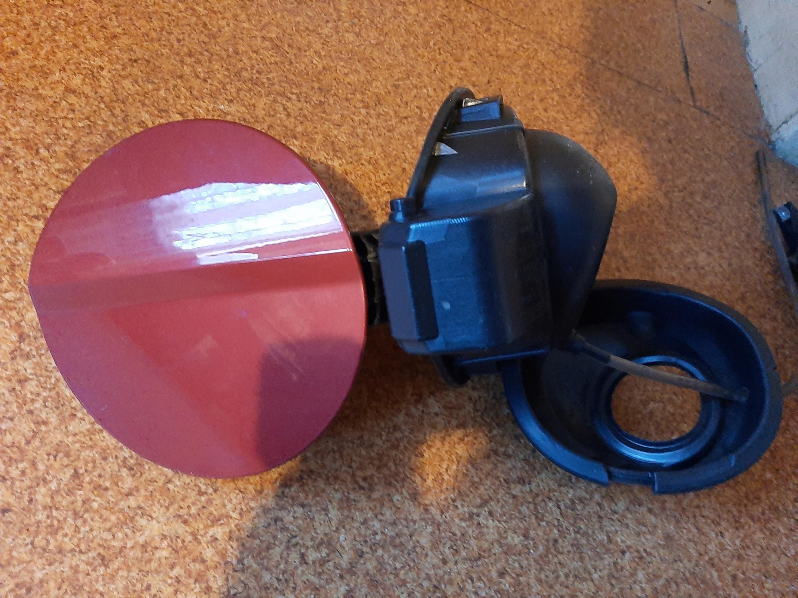 КРИШКА ПАЛИВНОГО БАКА SKODA FABIA III 3 LF3L 6X6X HB