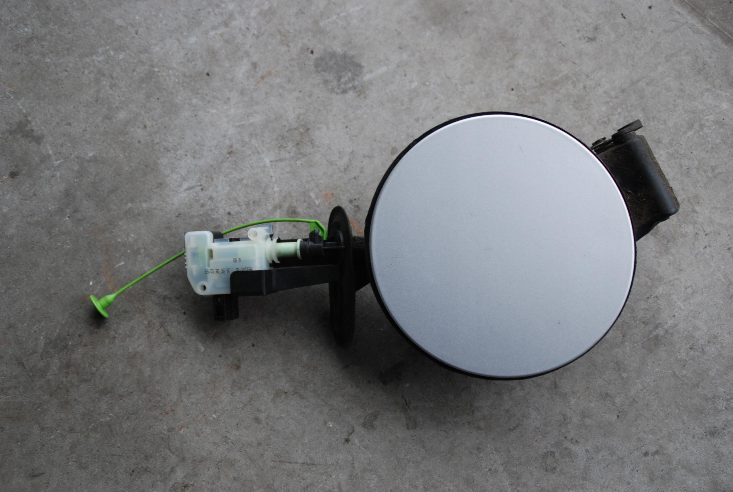 КРЫШКА ТОПЛИВНОГО БАКА VOLVO XC60 И 08-13