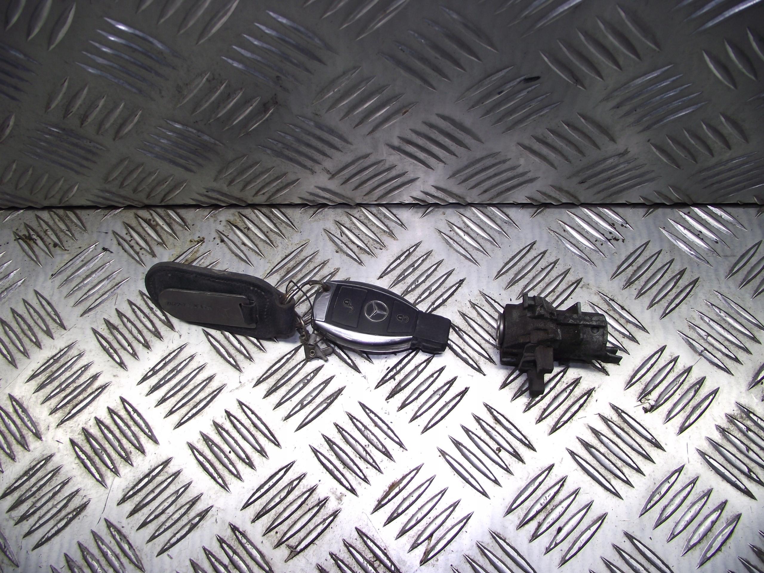 Ключ зажигания вставка MERCEDES W176 17R A-класс