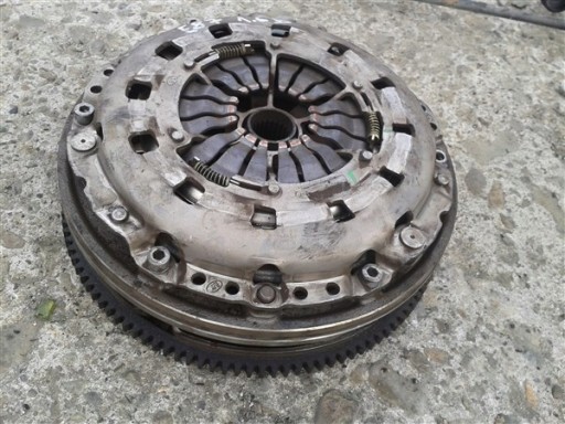 ДВОМАСОВЕ КОЛЕСО BMW 1 E87 1.6 B