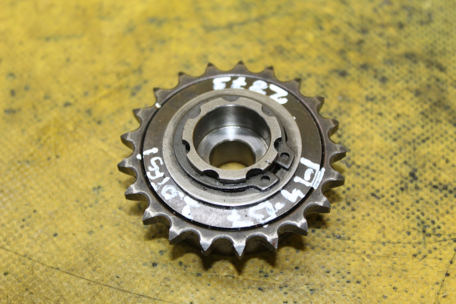 Колесо насоса масла А4 Б7 2.0 ТФСИ 06Ф105243К