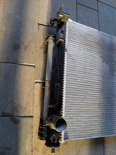 Комплект радиаторов dacia renault 921005fa0a 214107347r