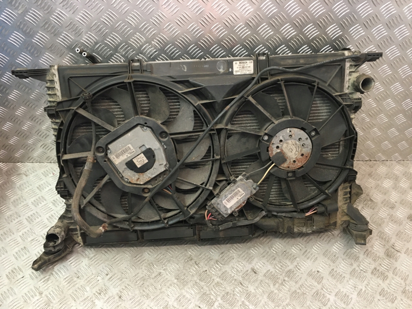 8K0121003E A4 - КОМПЛЕКТ ОХЛАЖДАЮЩИХ ВЕНТИЛЯТОРОВ AUDI 8T 4,2 RS4 RS5