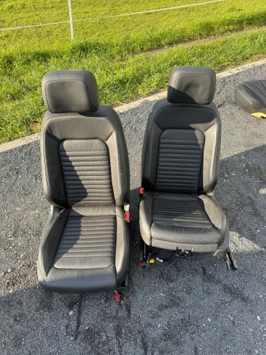 КОМПЛЕКТ КОЖАНЫХ СИДЕНИЙ С МАССАЖЕМ ПАМЯТЬЮ И ЭЛЕКТРИЧЕСКИМ БОКОВЫМ СИДЕНЬЕМ VW PASSAT B8 BAR. ХОРОШИЙ