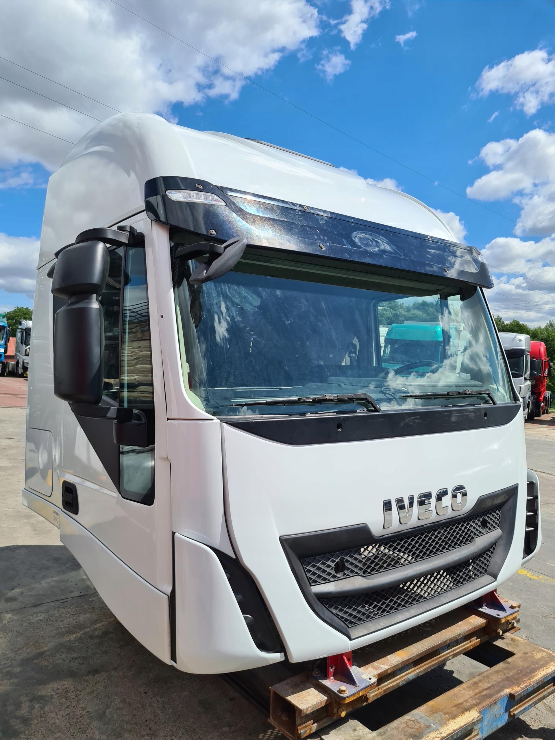 137776 - ПОЛНАЯ КАБИНА ДВИГАТЕЛЬ IVECO STRALIS HI-WAY
