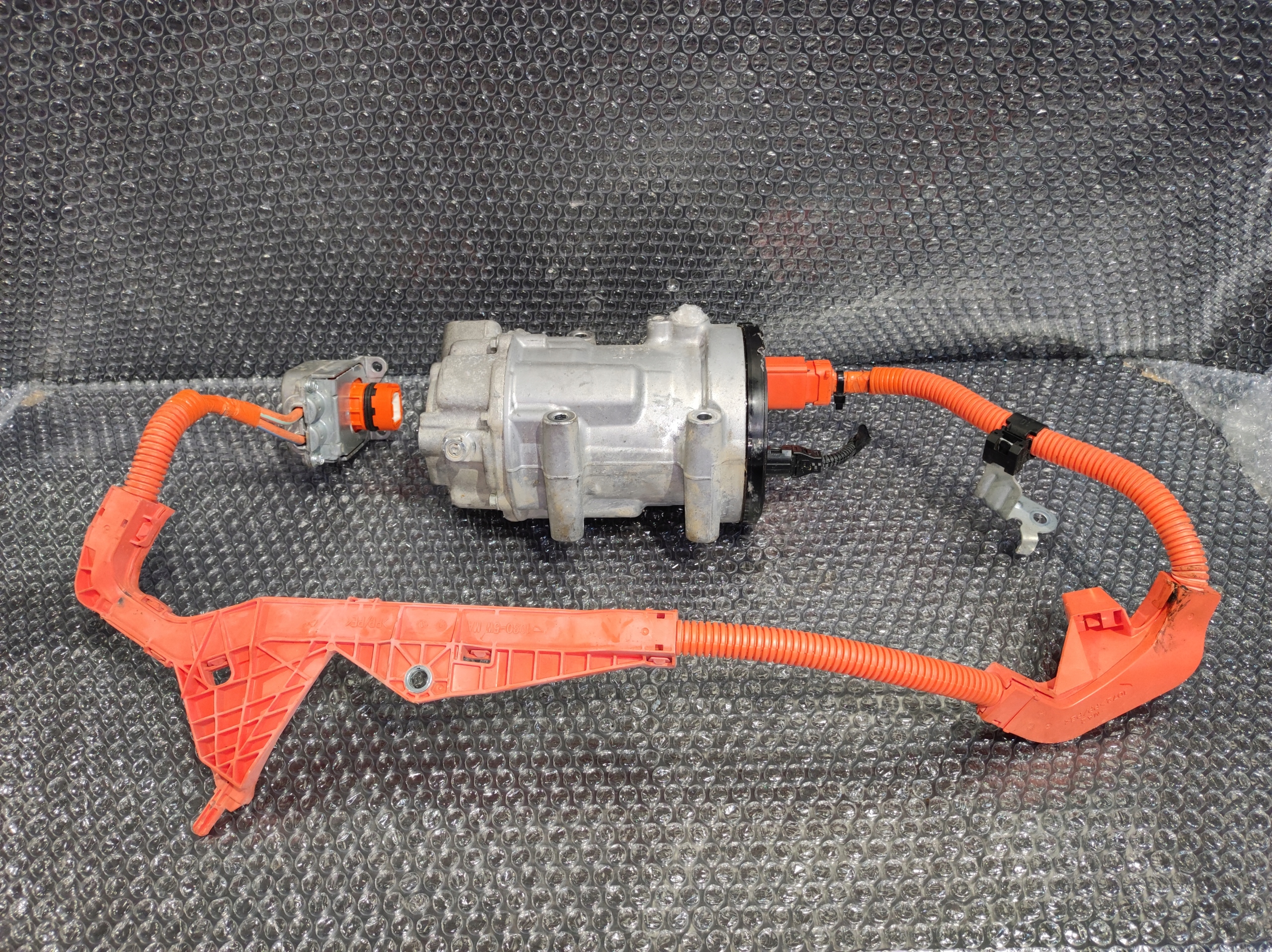 КОМПРЕССОР 042400-0171 ESB27C TOYOTA LEXUS HYBRID