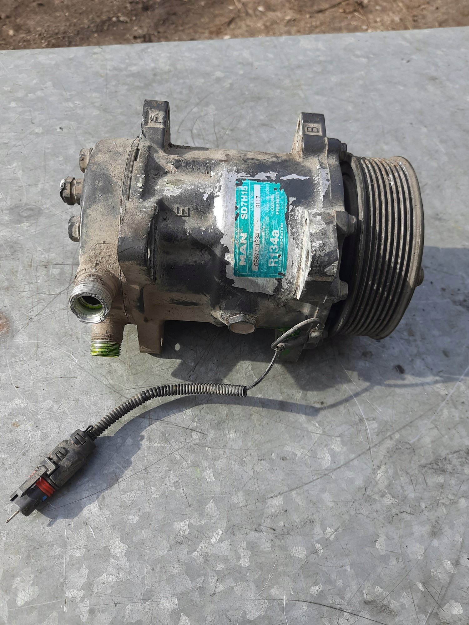 КОМПРЕССОР КОНДИЦИОНЕРА MAN TGA TGS TGX