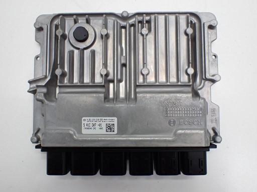 8U0807682K - Audi Q3 S line решетка бампера RIGHT 8U0807682K