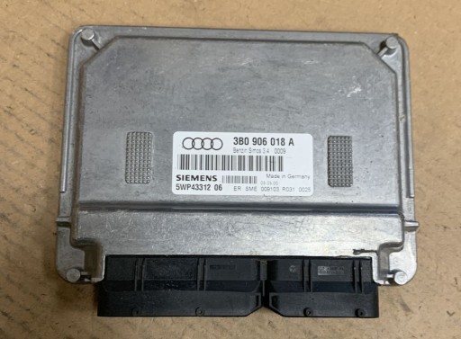 5WP4331206, XER706 - Комп’ютер керування двигуном VW PASSAT 3B0906018A 5WP4331206