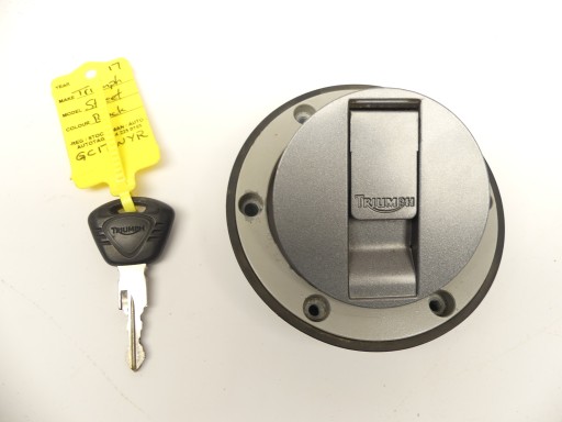 MBV567QWE - . КРЫШКА ТОПЛИВНОГО ЗАЛИВА + КЛЮЧ TRIUMPH STREET TRIPLE TIGER TRIDENT ДРУГОЙ