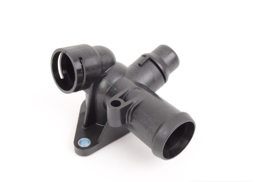 06B121132D - Штуцер водяной тройник AUDI A4 A6 PASSAT 2.0 ALT