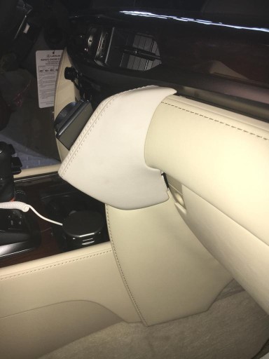 Держатель телефона KUDA для Toyota Landcruiser 200 2015 г.в. №2245