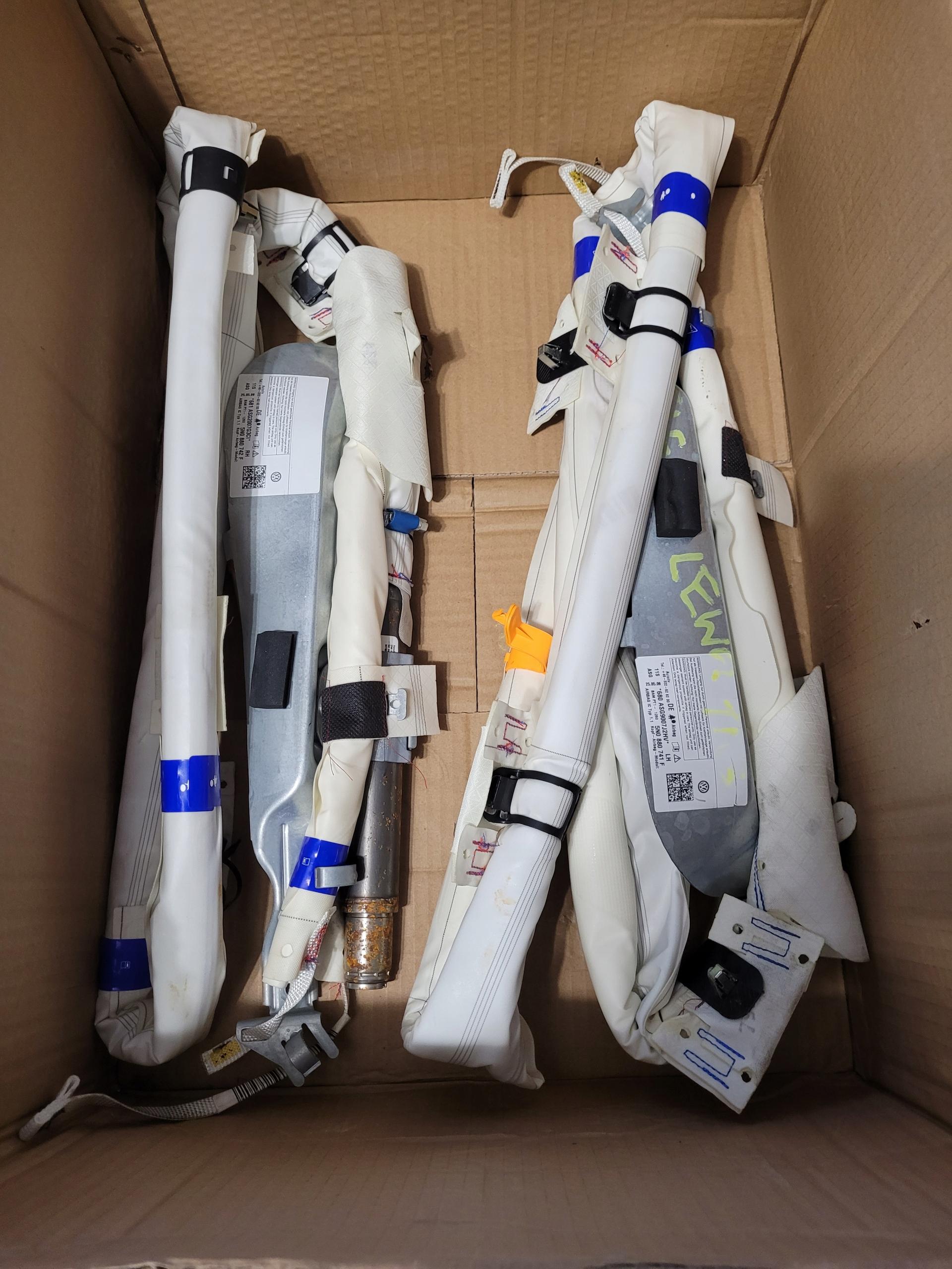 ЛЕВАЯ ШТОРКА VW TIGUAN И 5N0880741F