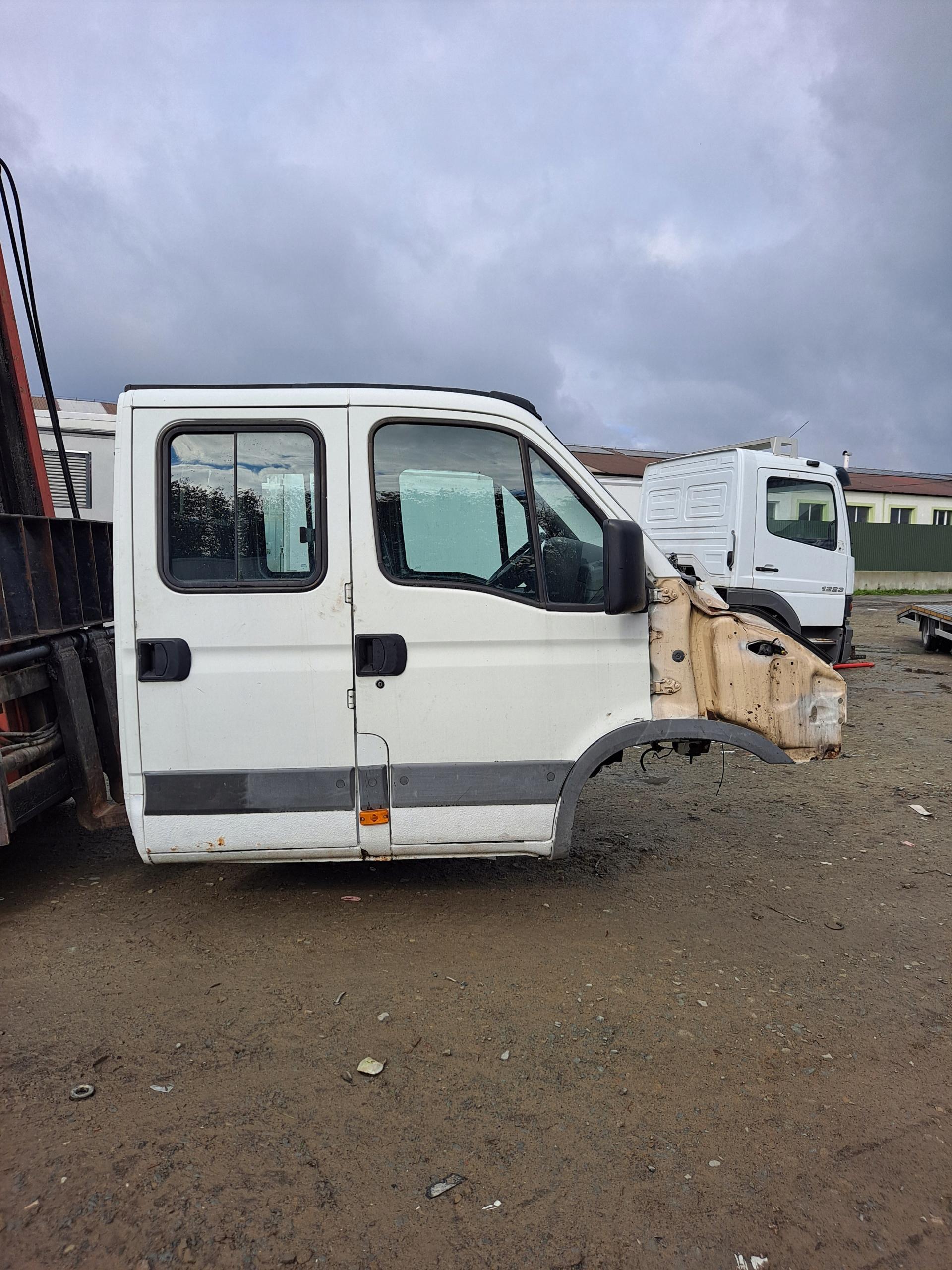 Kabina12 - Кабіна Iveco Daily Подвійна