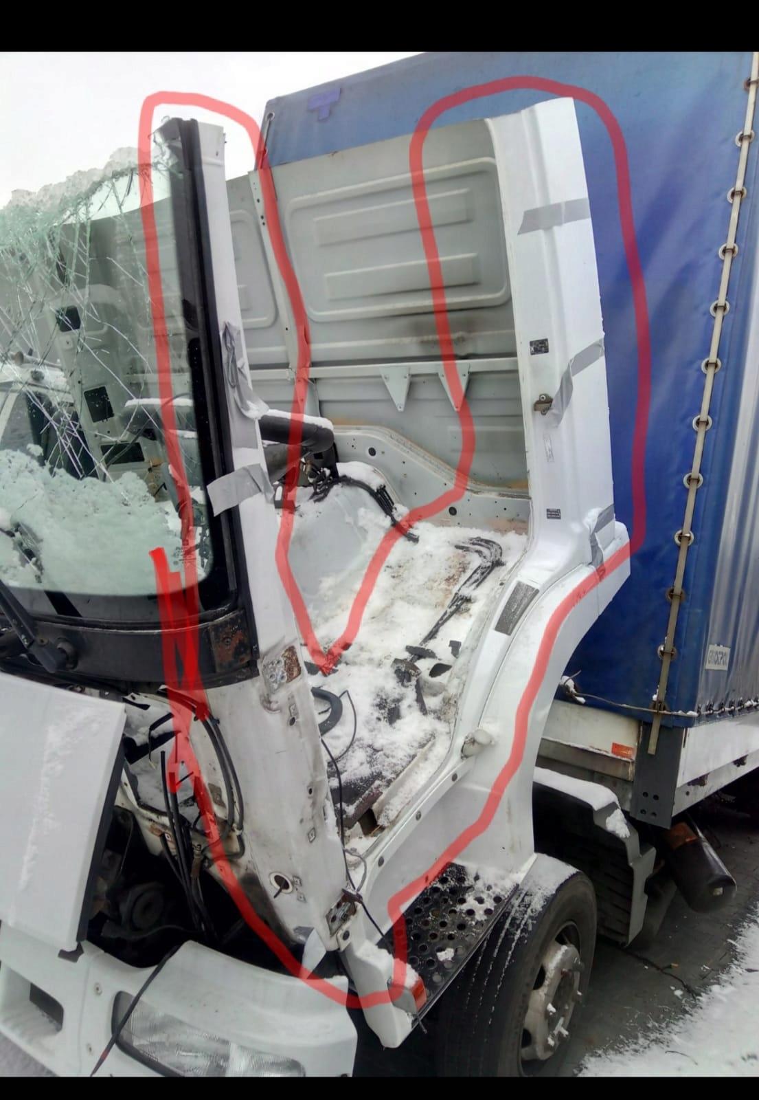 Кабина Mercedes Atego левая сторона