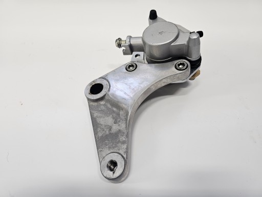 Zacisktyłvn150022 - Kawasaki VN vulcan 1500 classic задній затиск в зборі