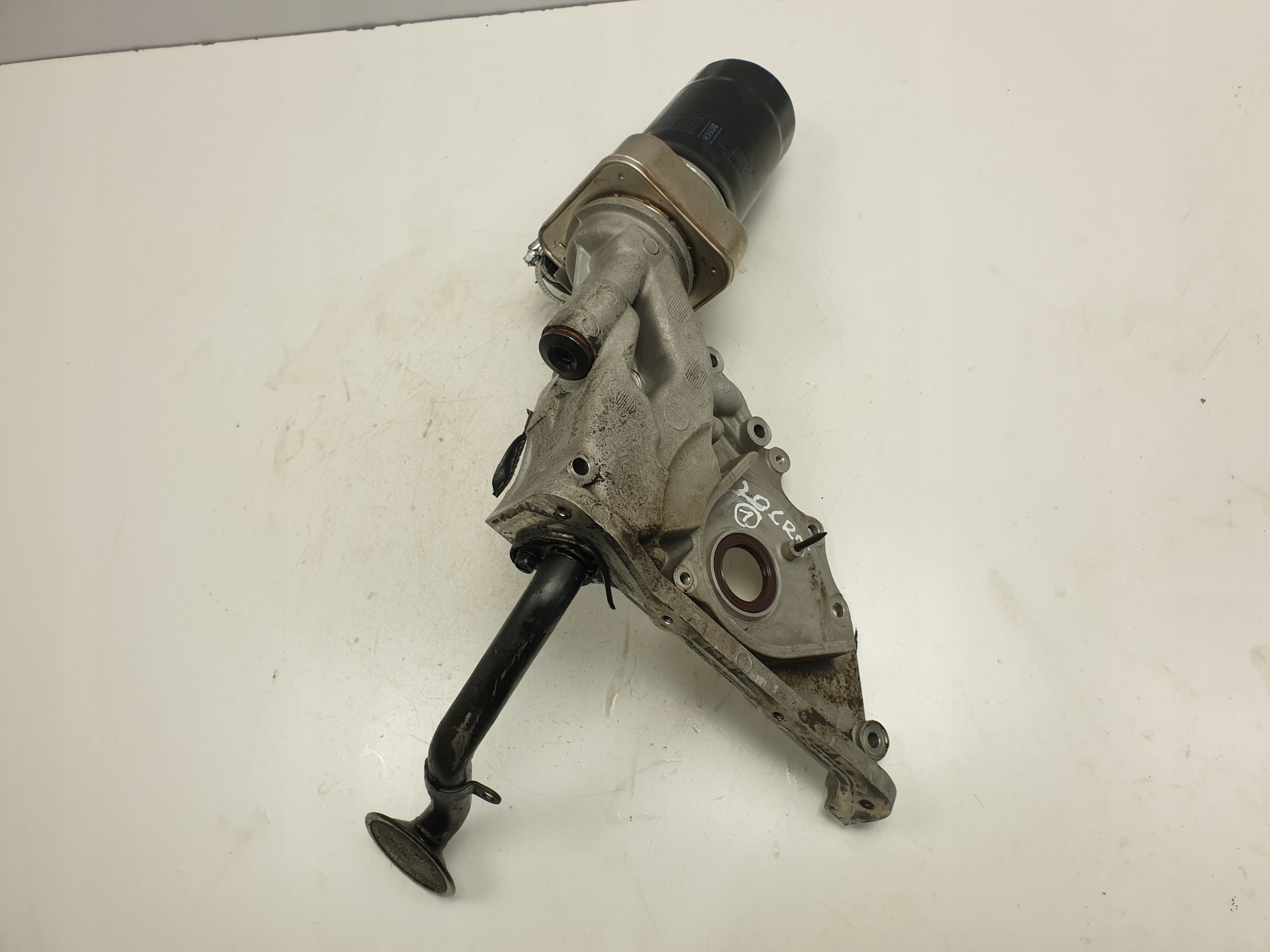 Kia Carens II 2.0 CRDi корпус масляного фильтра насос