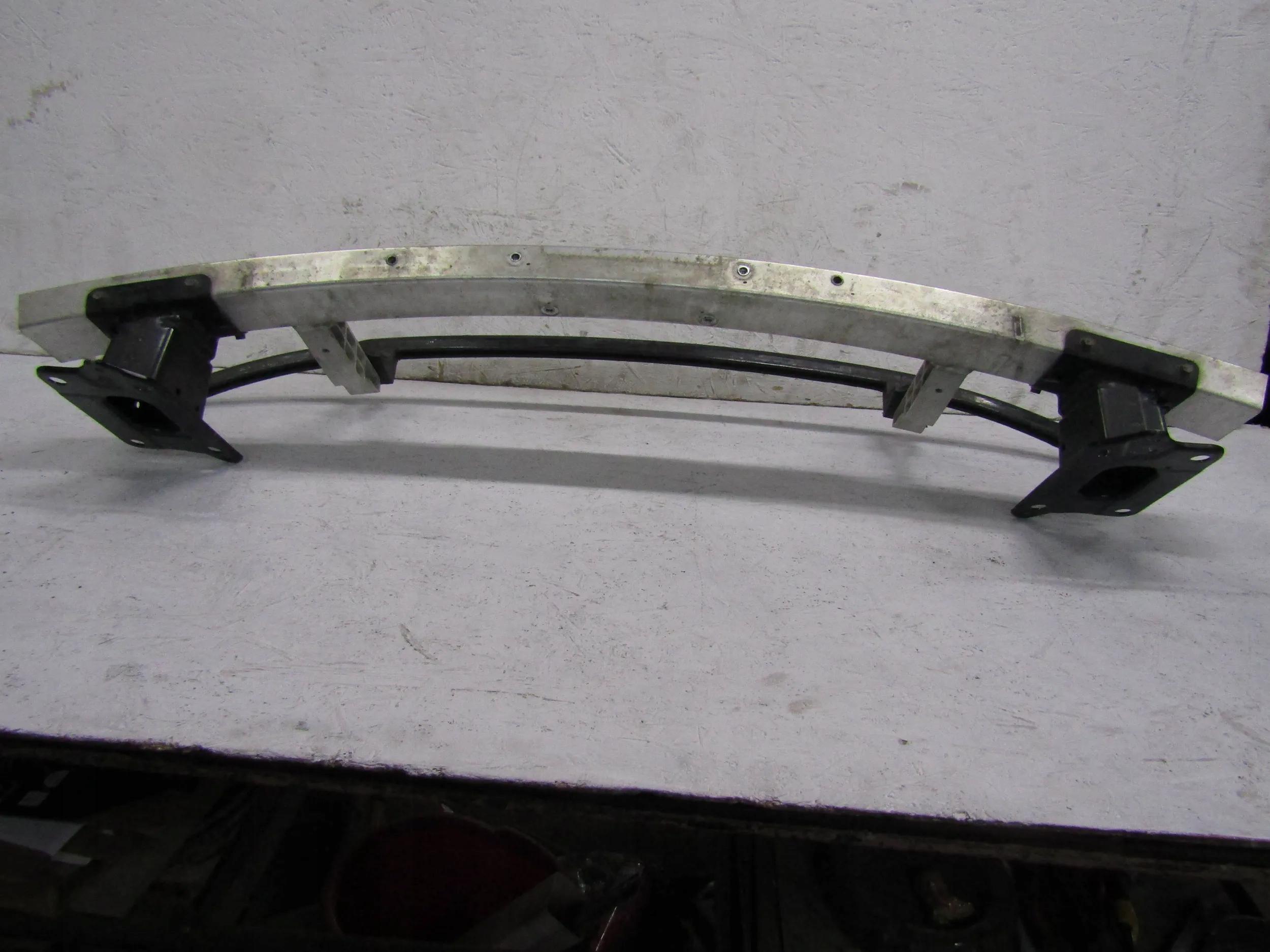 EMM3330 - Kia Niro бампер передний