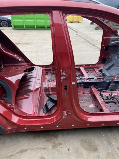 Киа Спортейдж IV Правая стойка