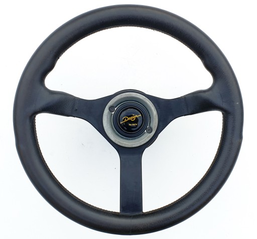 Спортивный руль HELLA DESIGN Momo Naba L8010