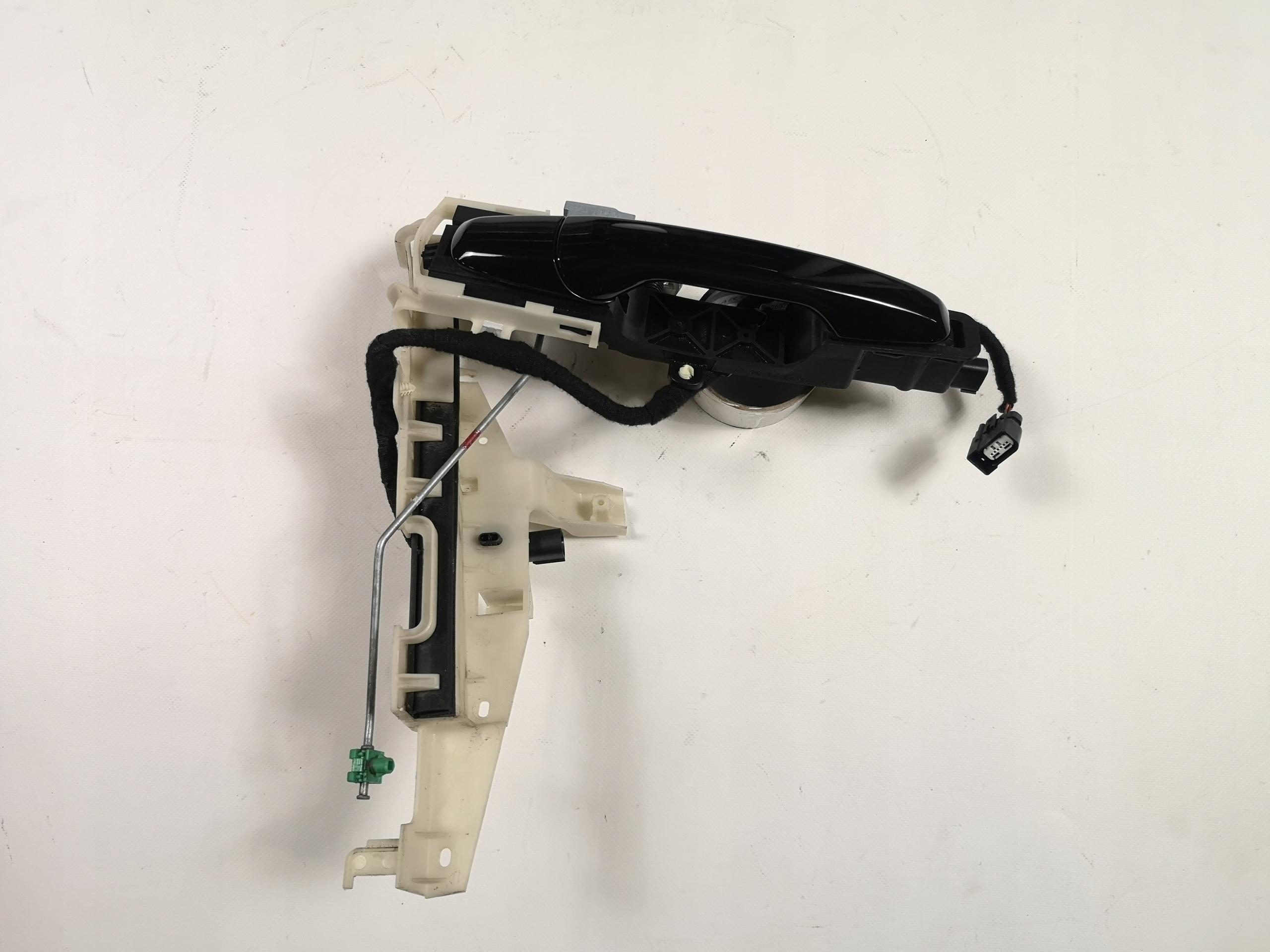 Ручка дверей передня права keyless Ford Explorer 16-