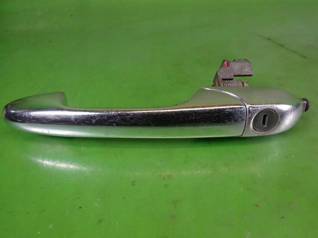 Ручка двери левая передняя внешняя ALFA ROMEO 147 03r