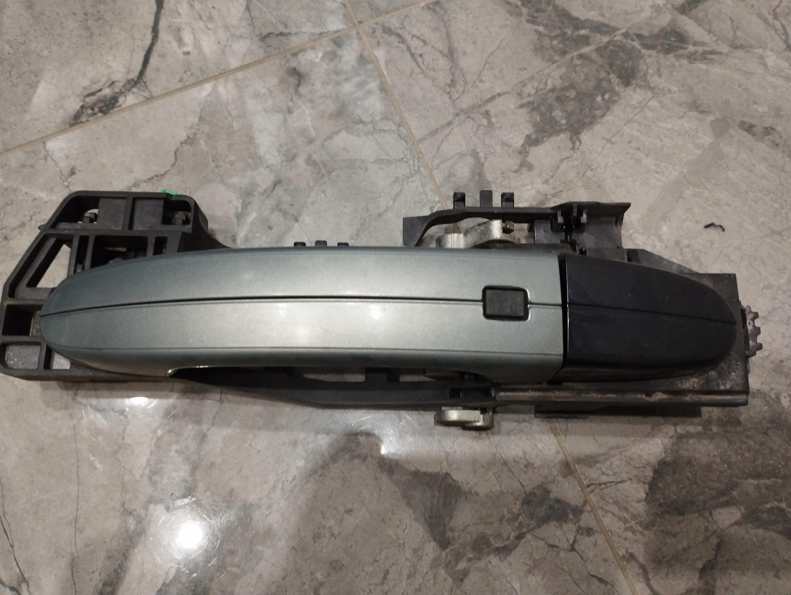 Ручка дверей права передня keyless mondeo MK4 колір t6