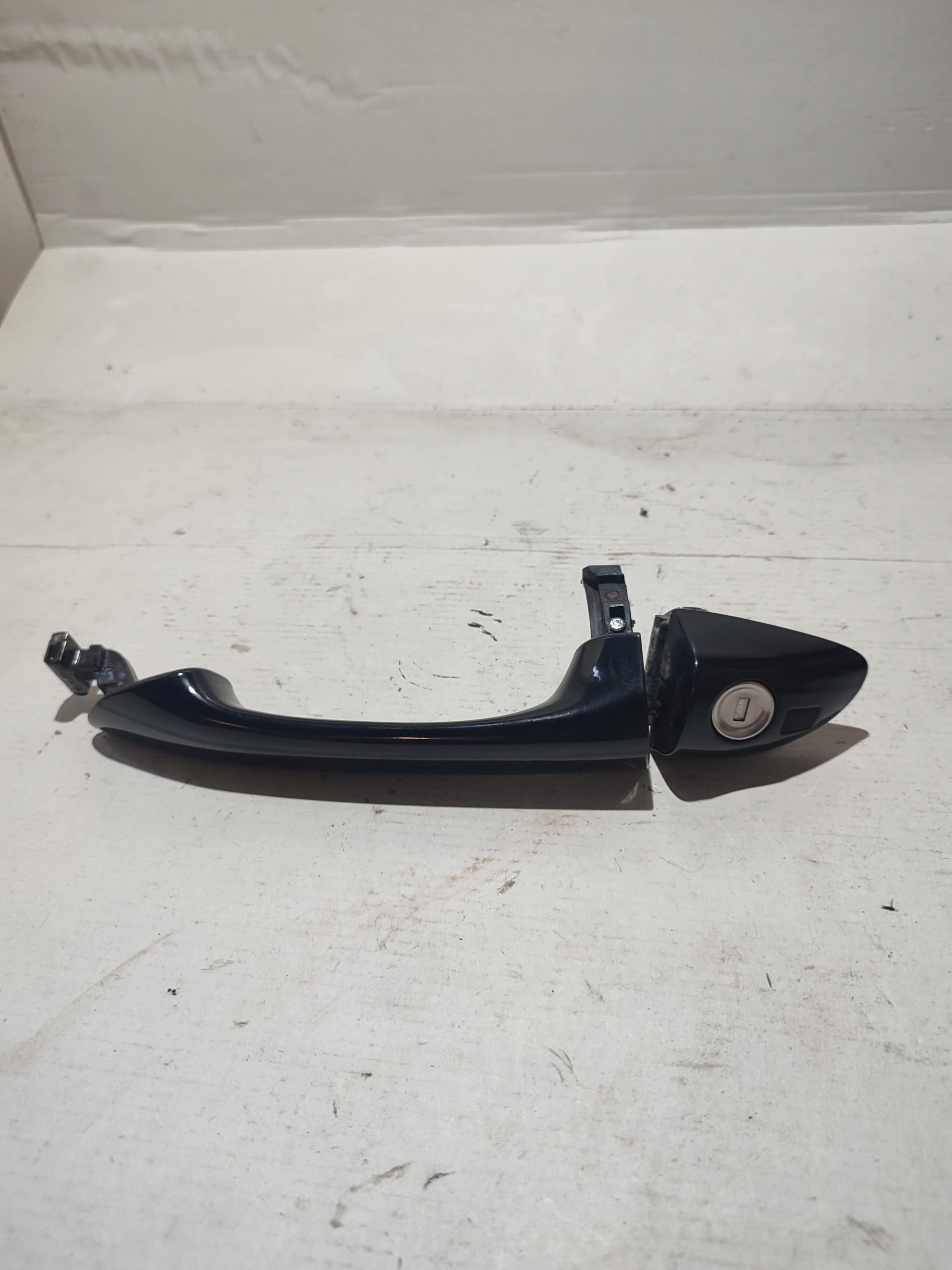 A1697660501 - Наружная ручка двери левая передняя Mercedes в 169 696