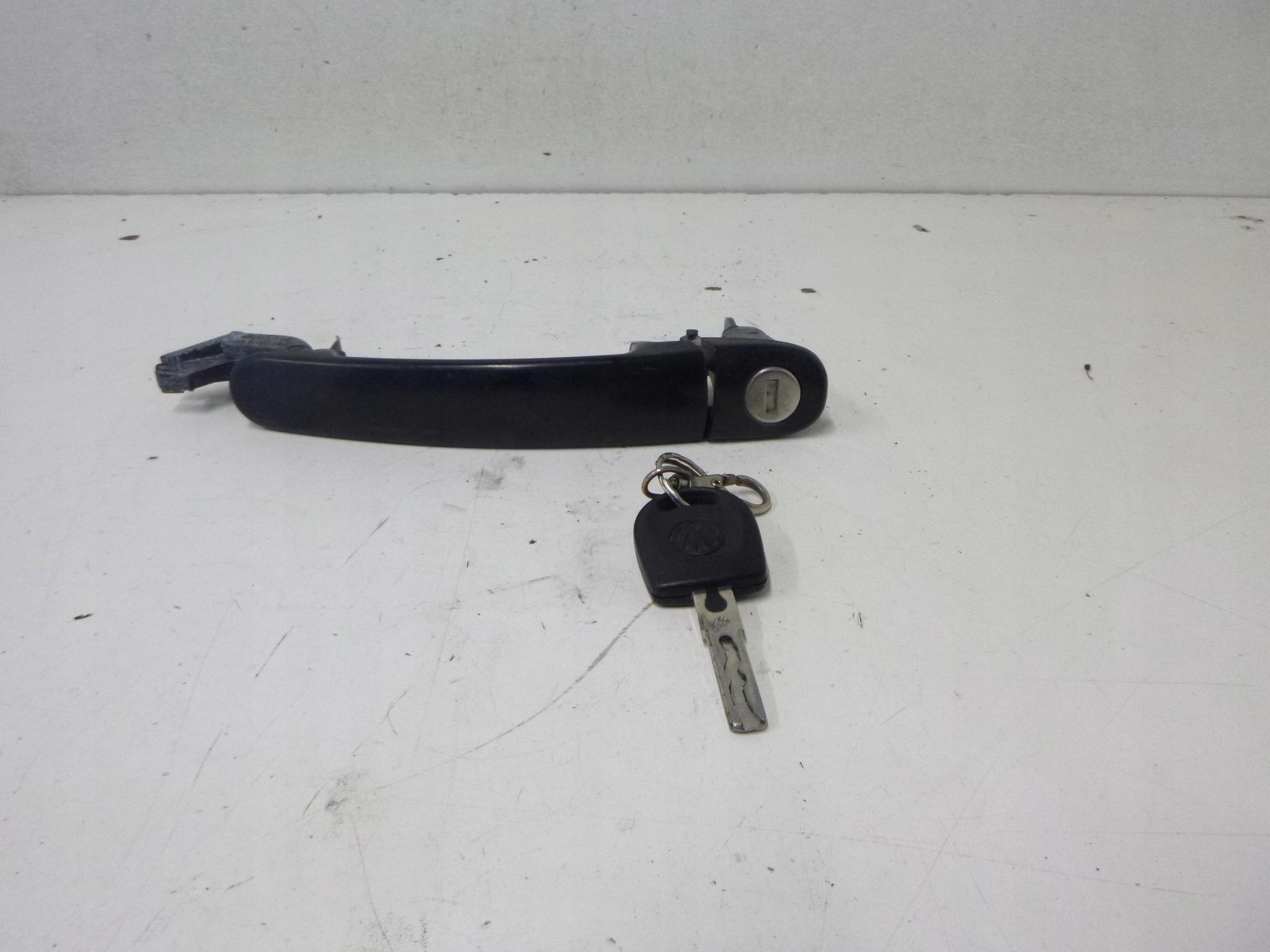 Дверные ручки наружная ручка VW Fox 2006г. + ключ