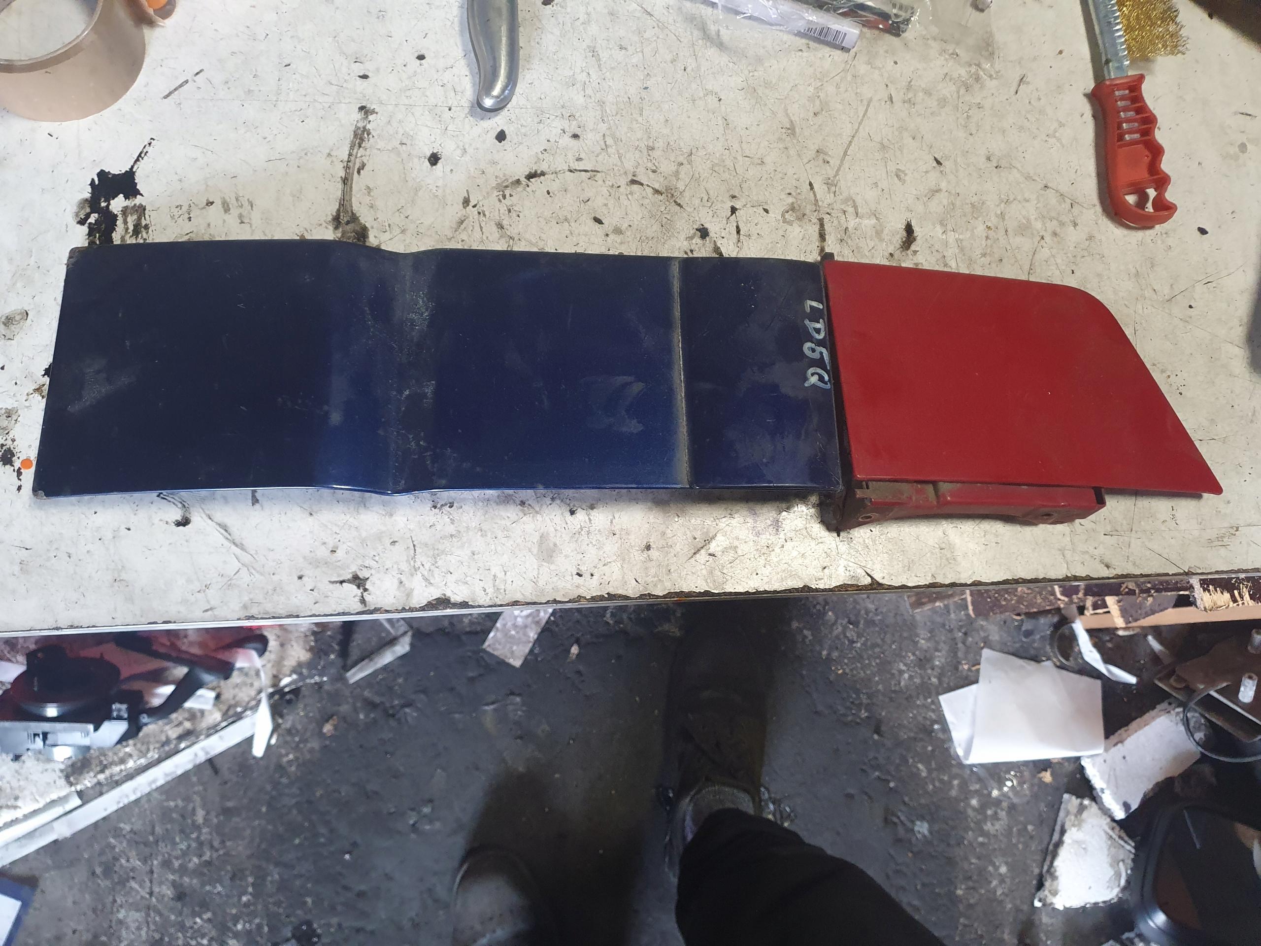 Крышка наполнителя решетка Compet VW T5