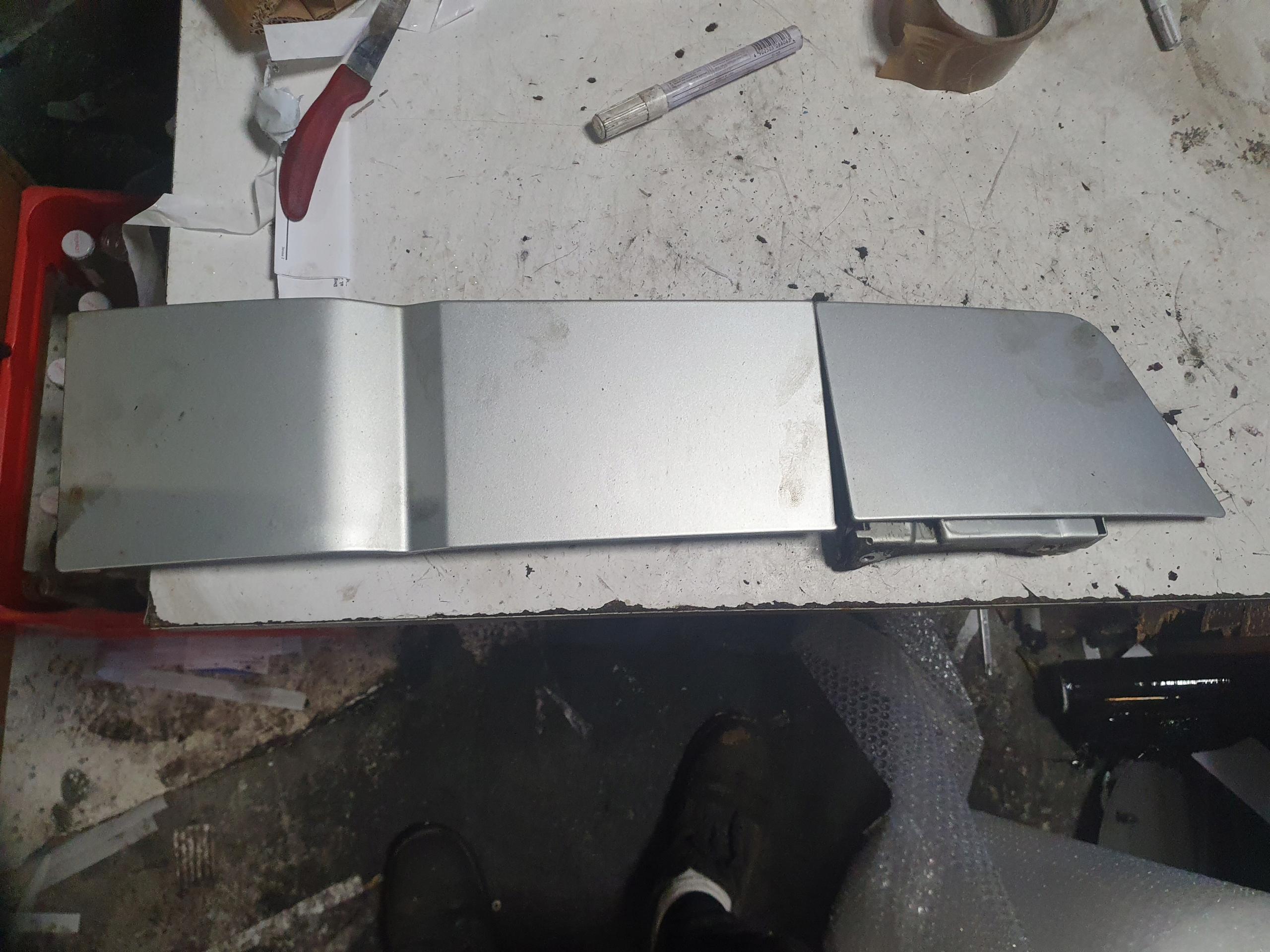 Крышка наполнителя решетка Compet VW T5