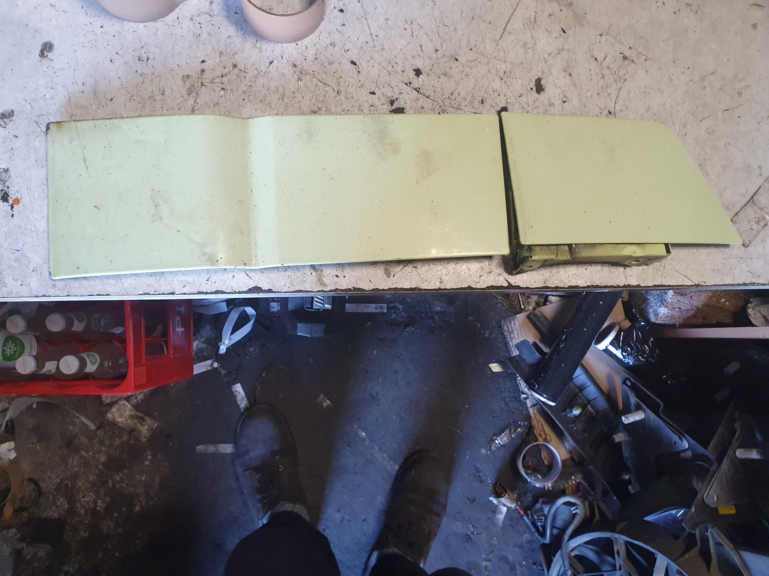 Кришка наповнювача решітка Compet VW T5