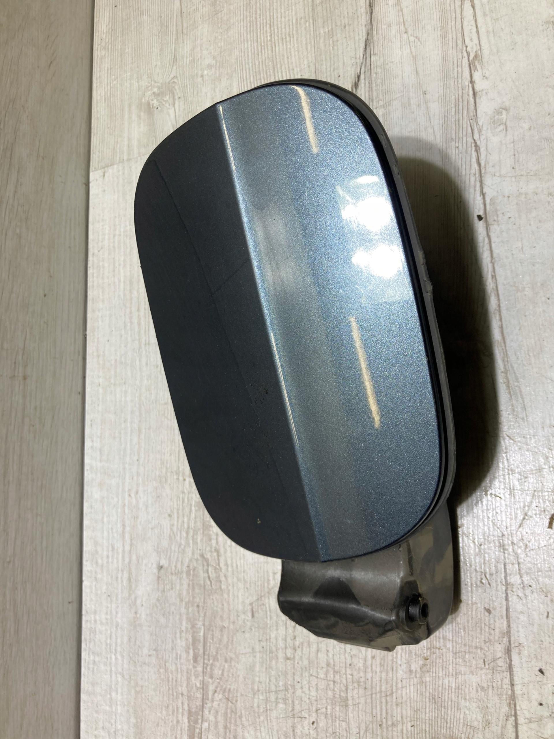 5E0809702D - Крышка топливного бака AdBlue Skoda Octavia III 19R