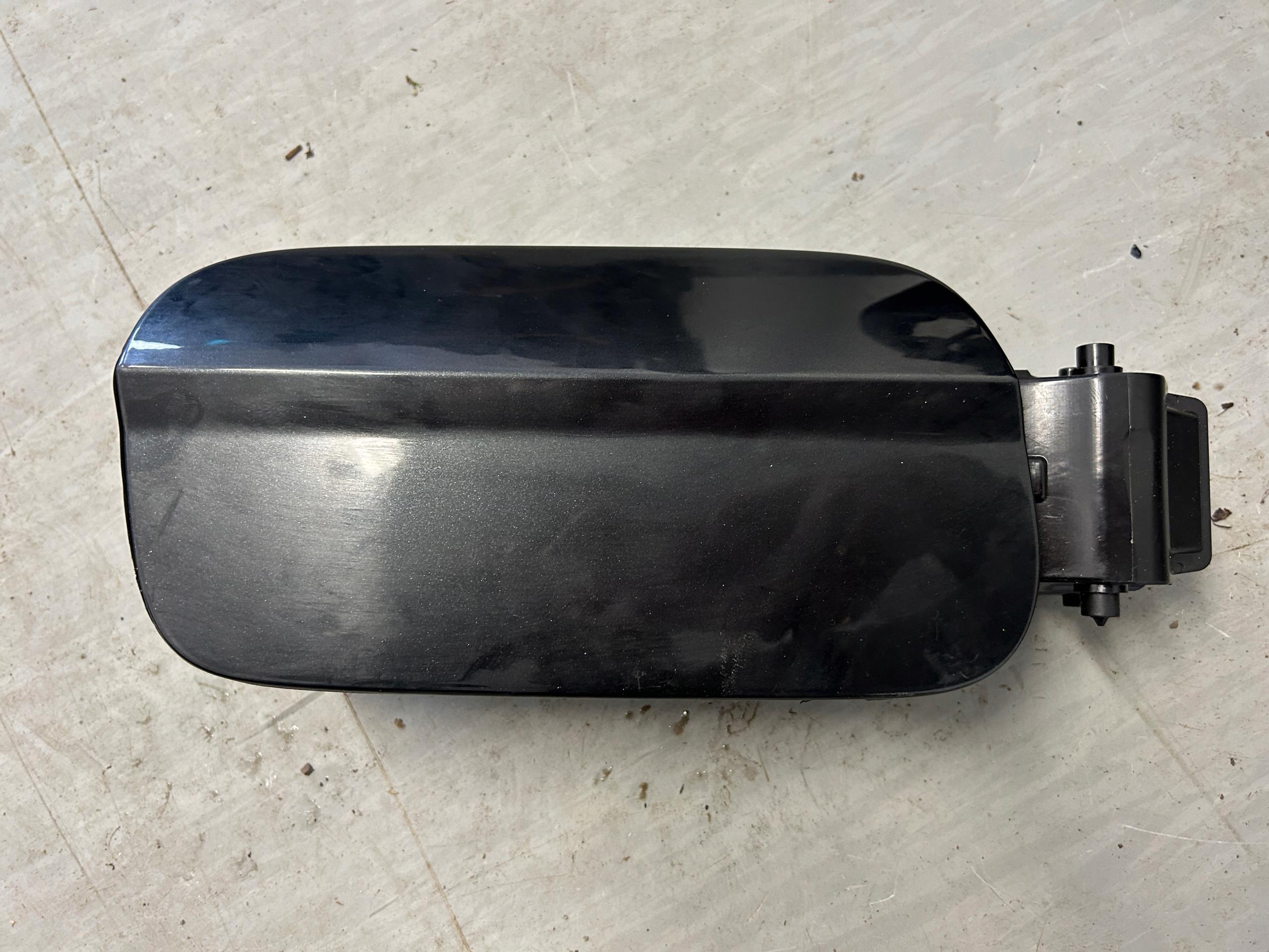 Крышка топливного бака комплект универсал AUDI A6 C8 lx7j