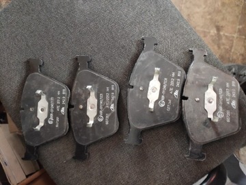 Передние тормозные колодки