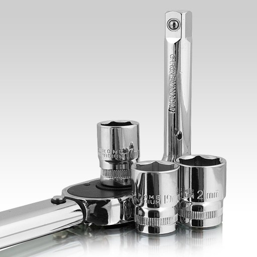 Динамометрический ключ для колес 28-210Нм + головка