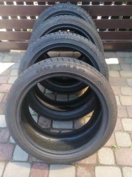 Комплект зимової резини 215/45/18