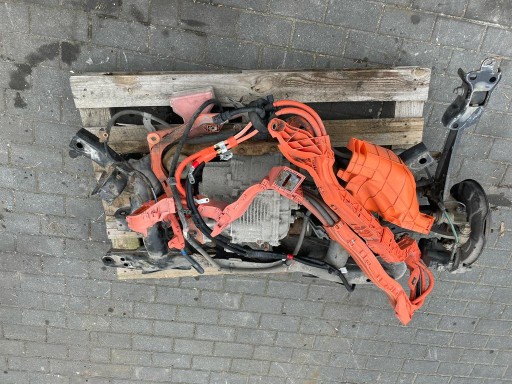 Полная ось подвески lexus nx 300h задней