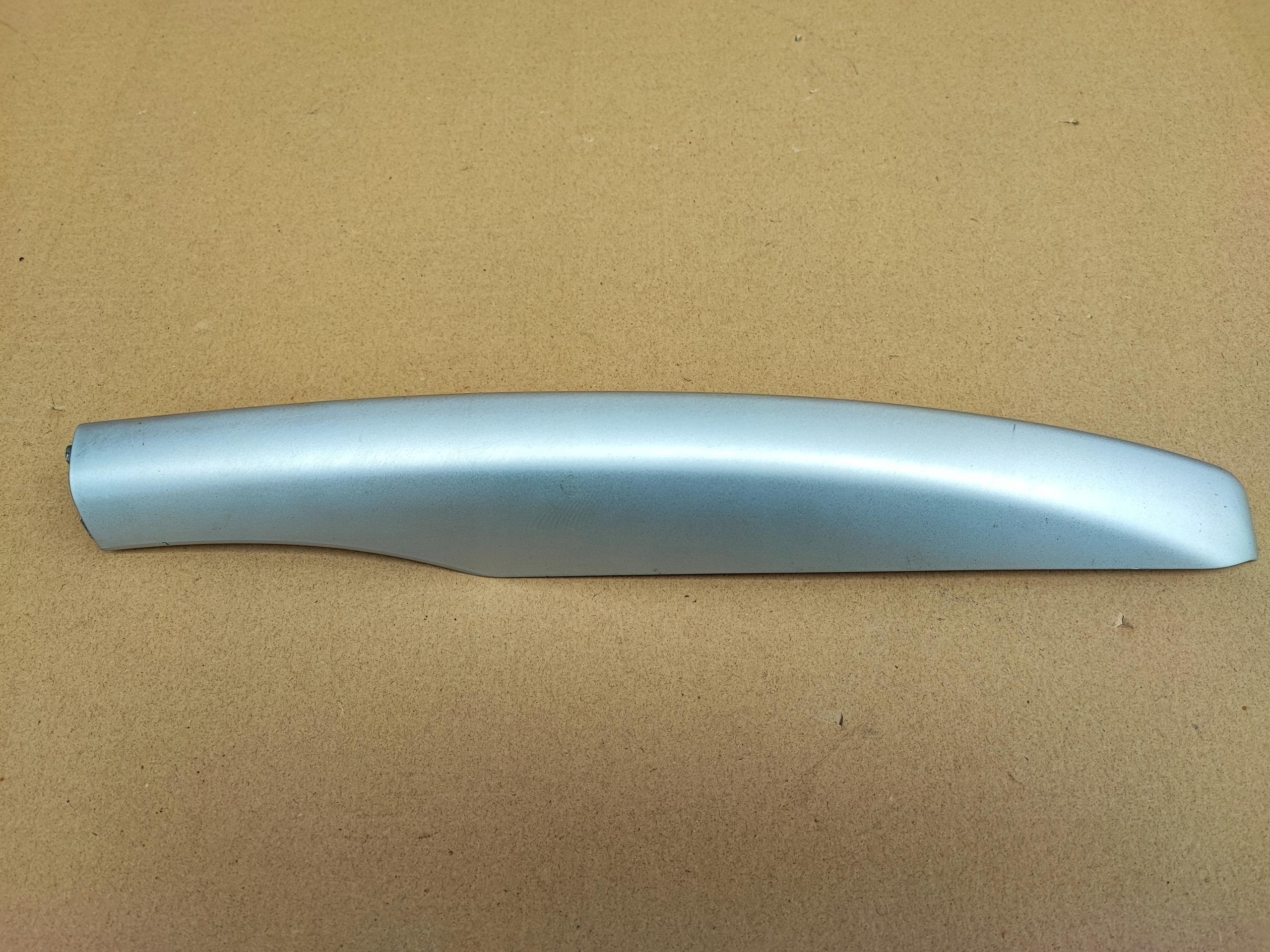 Kuga MK1 кришка торцева кришка права передня