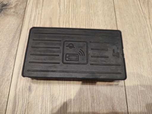 ИНДУКТИВНОЕ ЗАРЯДНОЕ УСТРОЙСТВО AUDI A4 B9 8W