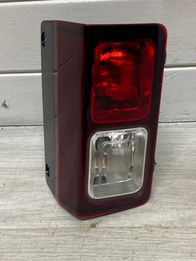 ЛАМПА ЗАДНЬОГО ЗАДНЬОГО ПРАВА ЗАДНЯ 265548758R TRAFFIC III VIVARO TALENTO