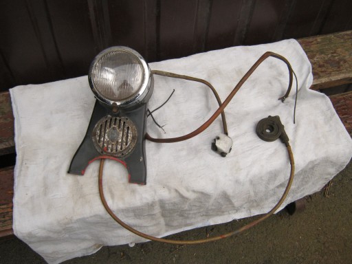 МОСКІТНА ЛАМПА, ПЛАСТ