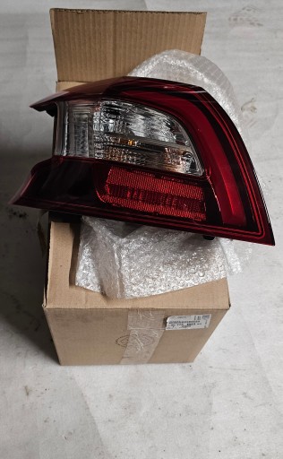 Левая задняя лампа Peugeot 308 T9 HB Идеальная оригинала