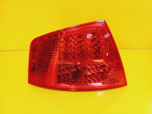 4E0945095C - Левая лампа в Fender Audi A8 D3 Седан NR 401